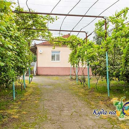 U Vili Hotel Пицунда Екстериор снимка